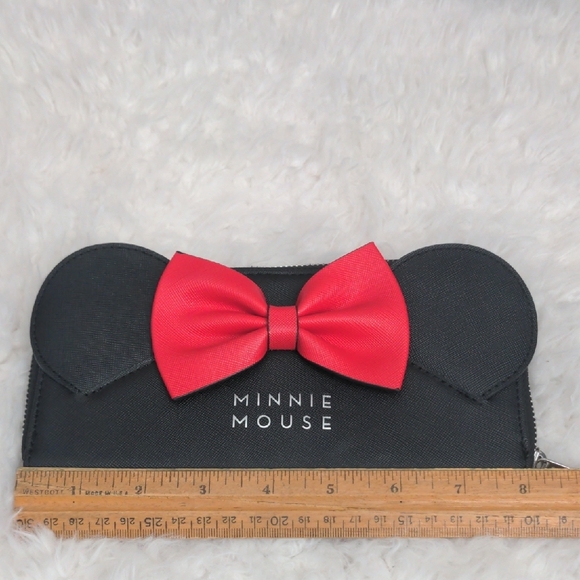 Loungefly Minnie Mouse Clutch Wallet - Picture 11 of 14